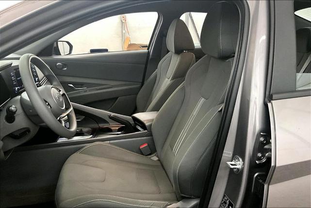 Photo of 2023 Metal Hyundai ELANTRA