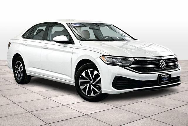 Photo of 2024 Pure White Volkswagen Jetta