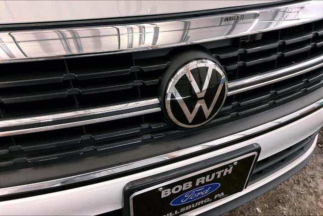 Photo of 2024 Pure White Volkswagen Jetta