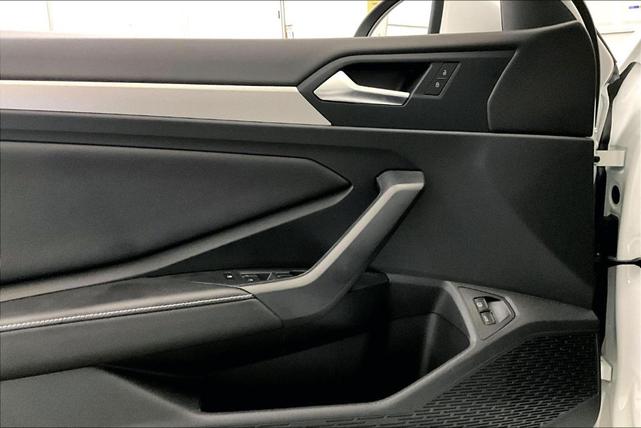 Photo of 2024 Pure White Volkswagen Jetta