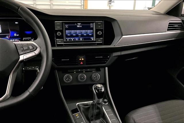 Photo of 2024 Pure White Volkswagen Jetta