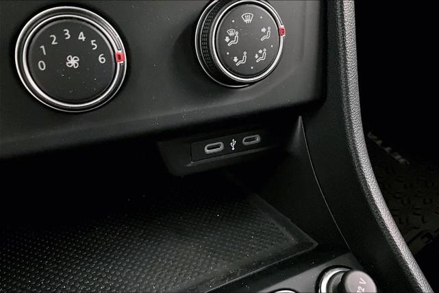 Photo of 2024 Pure White Volkswagen Jetta
