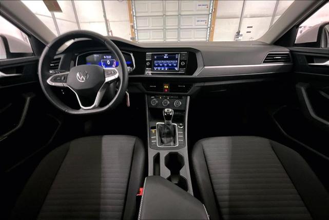 Photo of 2024 Pure White Volkswagen Jetta