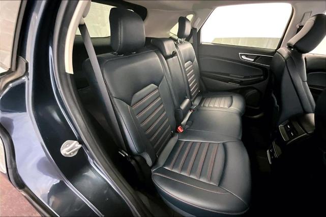 Photo of 2022 Stone Blue Metallic Ford Edge