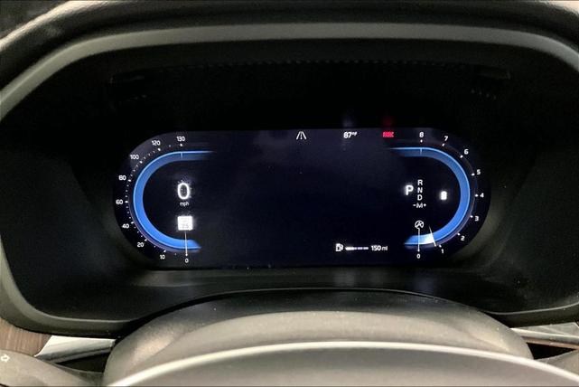Photo of 2022 Crystal White Metallic Volvo XC60