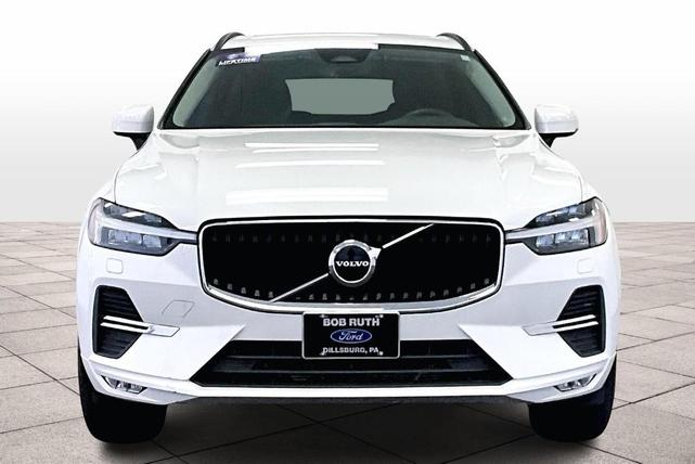 Photo of 2022 Crystal White Metallic Volvo XC60