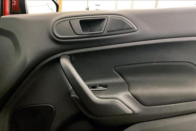 Photo of 2019 Hot Pepper Red Metallic Tinted Clearcoat Ford Fiesta