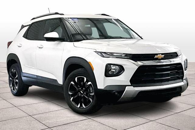 Photo of 2023 Summit White Chevrolet Trailblazer