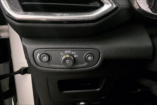 Photo of 2023 Summit White Chevrolet Trailblazer