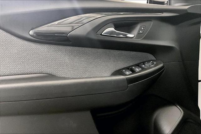 Photo of 2023 Summit White Chevrolet Trailblazer