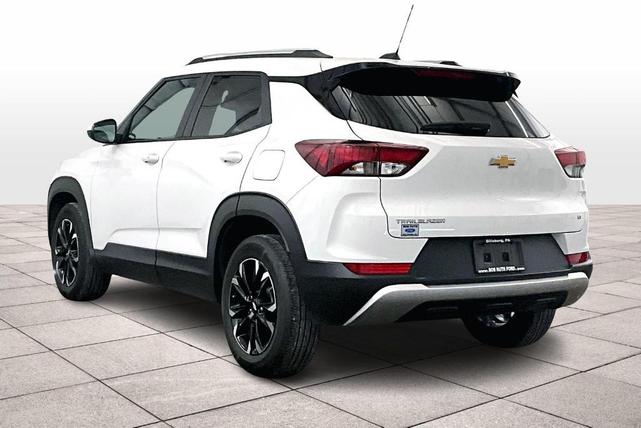 Photo of 2023 Summit White Chevrolet Trailblazer