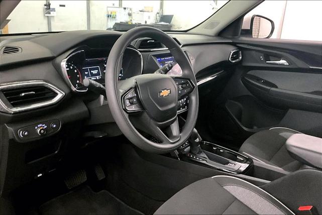 Photo of 2023 Summit White Chevrolet Trailblazer