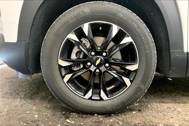 Photo of 2023 Summit White Chevrolet Trailblazer