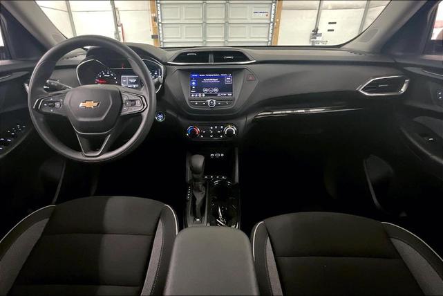 Photo of 2023 Summit White Chevrolet Trailblazer