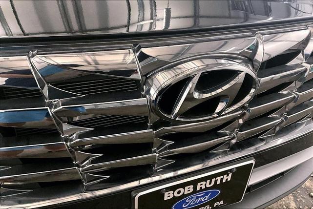 Photo of 2022 Phantom Black Hyundai TUCSON