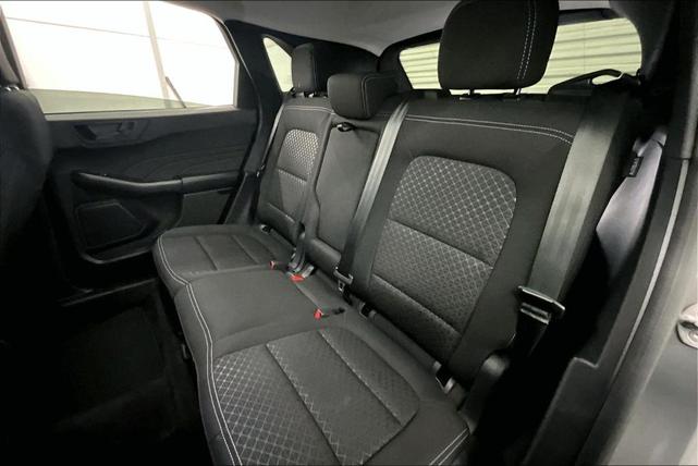 Photo of 2024 Gray Metallic Ford Escape
