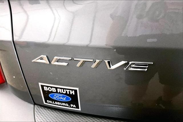 Photo of 2024 Gray Metallic Ford Escape