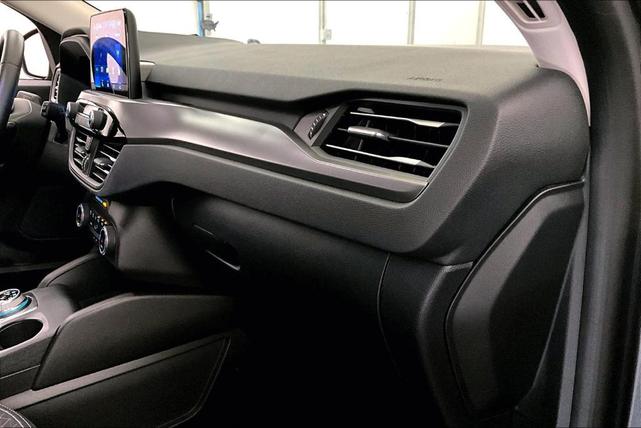 Photo of 2024 Gray Metallic Ford Escape