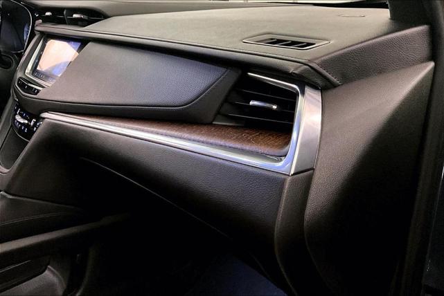 Photo of 2020 Shadow Metallic Cadillac XT5