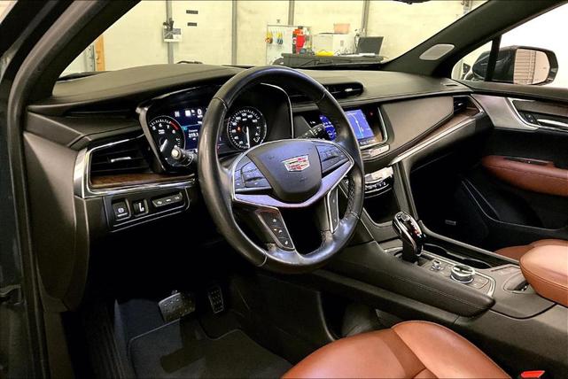 Photo of 2020 Shadow Metallic Cadillac XT5