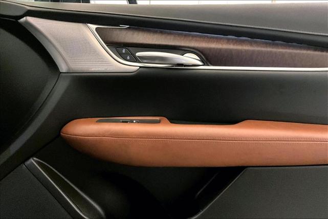 Photo of 2020 Shadow Metallic Cadillac XT5
