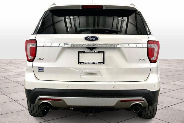 Photo of 2016 White Platinum Tri-Coat Metallic Ford Explorer