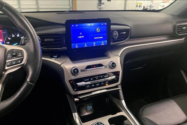 Photo of 2022 Carbonized Gray Metallic Ford Explorer