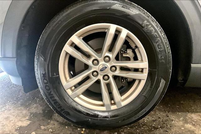 Photo of 2022 Carbonized Gray Metallic Ford Explorer