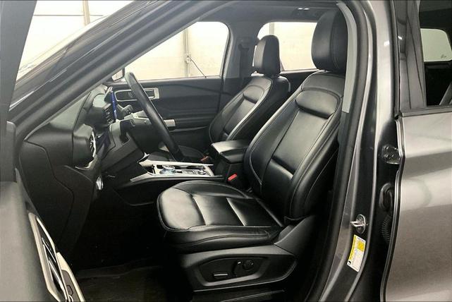 Photo of 2022 Carbonized Gray Metallic Ford Explorer