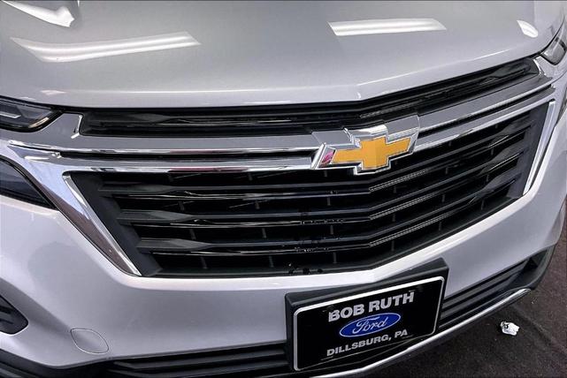 Photo of 2022 Silver Ice Metallic Chevrolet Equinox