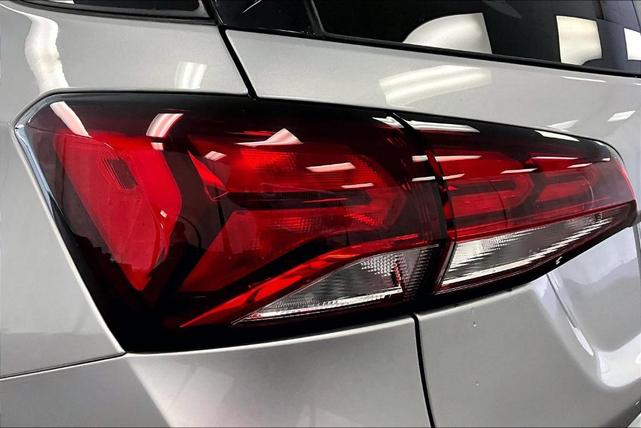 Photo of 2022 Silver Ice Metallic Chevrolet Equinox