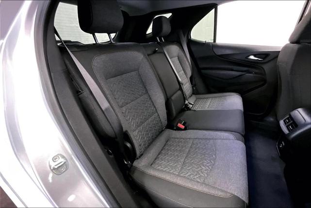 Photo of 2022 Silver Ice Metallic Chevrolet Equinox