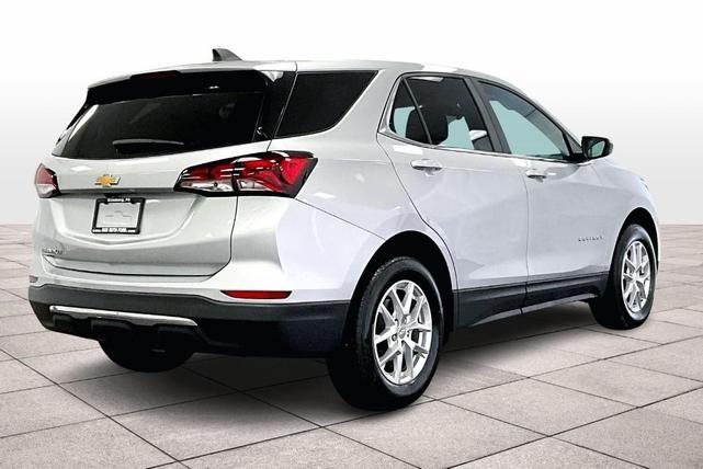 Photo of 2022 Silver Ice Metallic Chevrolet Equinox