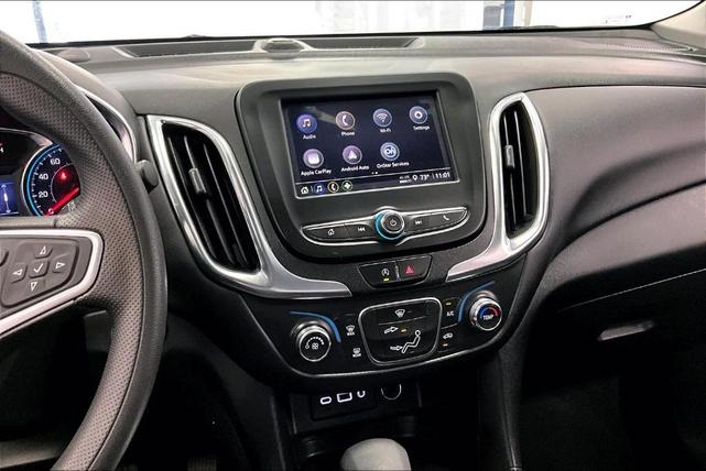 Photo of 2022 Silver Ice Metallic Chevrolet Equinox