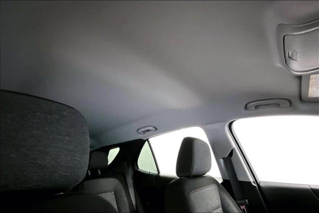 Photo of 2022 Silver Ice Metallic Chevrolet Equinox