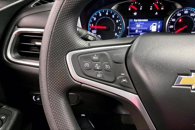 Photo of 2022 Silver Ice Metallic Chevrolet Equinox
