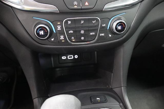 Photo of 2024 Summit White Chevrolet Equinox