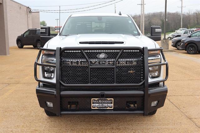 Photo of 2022 White Chevrolet Silverado 3500
