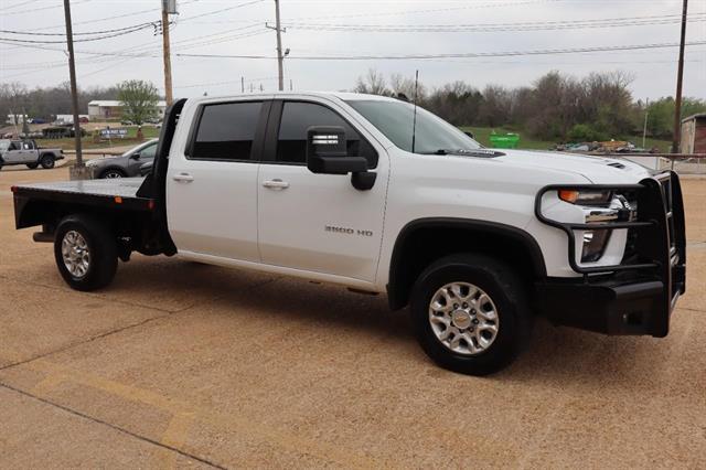 Photo of 2022 White Chevrolet Silverado 3500
