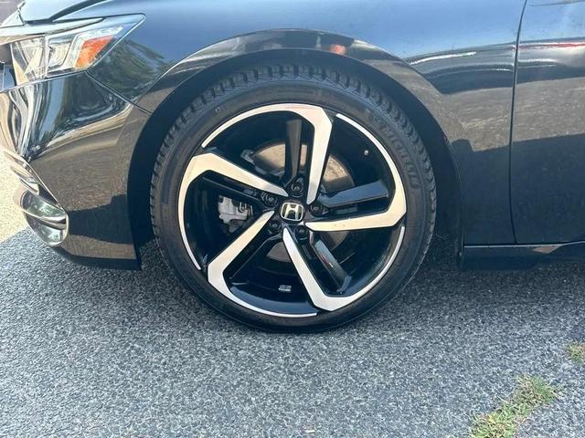 Photo of 2019 Crystal Black Pearl Honda Accord