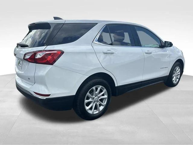 Photo of 2018 Summit White Chevrolet Equinox