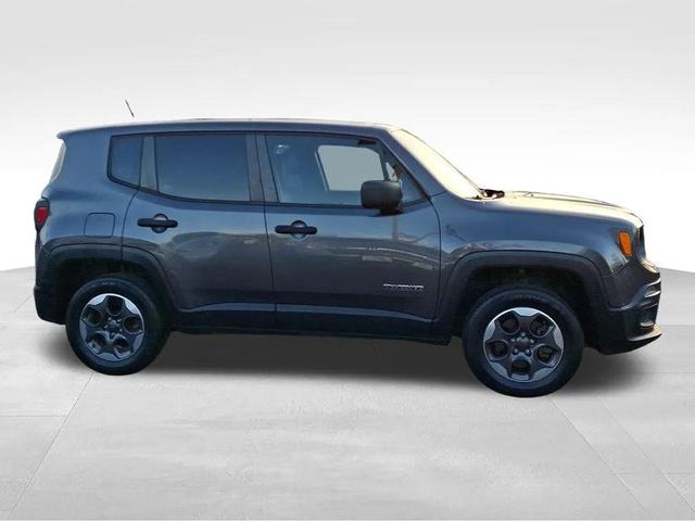 Photo of 2016 Granite Crystal Metallic Clearcoat Jeep Renegade