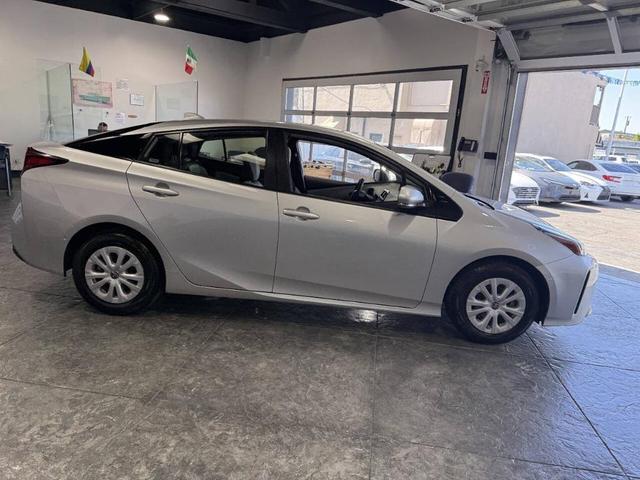 Photo of 2022 Classic Silver Metallic Toyota Prius