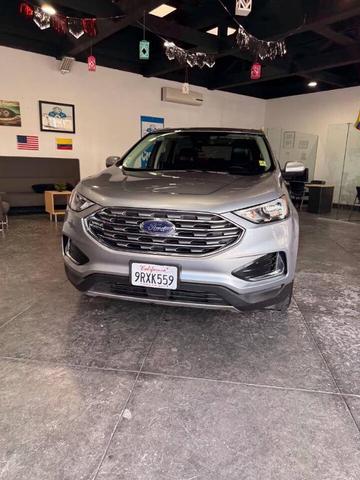 Photo of 2022 Iconic Silver Ford Edge