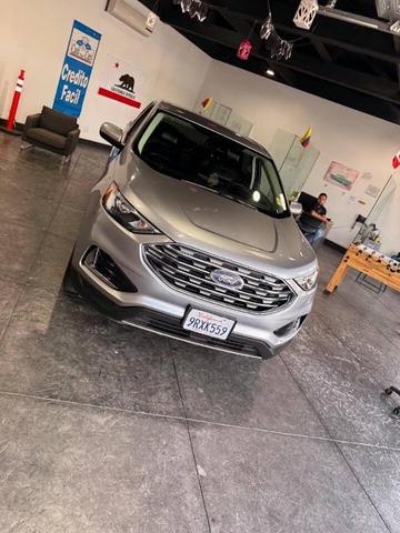 Photo of 2022 Iconic Silver Ford Edge