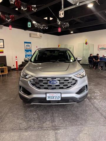 Photo of 2022 Iconic Silver Ford Edge