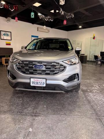 Photo of 2022 Iconic Silver Ford Edge
