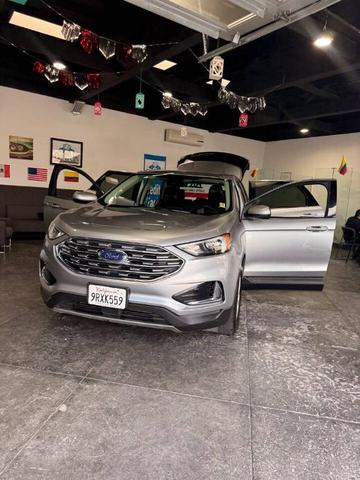 Photo of 2022 Iconic Silver Ford Edge