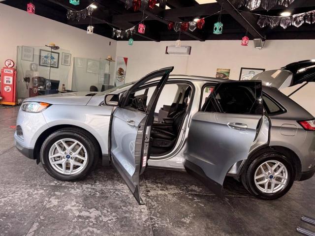 Photo of 2022 Iconic Silver Ford Edge