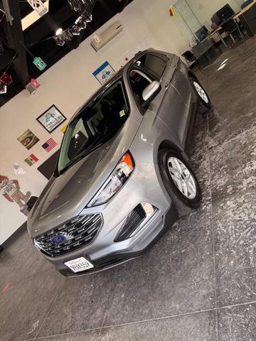Photo of 2022 Iconic Silver Ford Edge